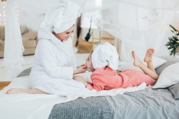 Jak wybrać idealny szlafrok na każdą porę roku — poradnik